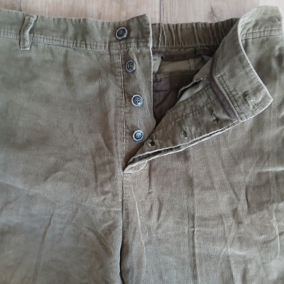 XiRENA Paley Pants in Army Cord. Size S - Picture 3 of 7